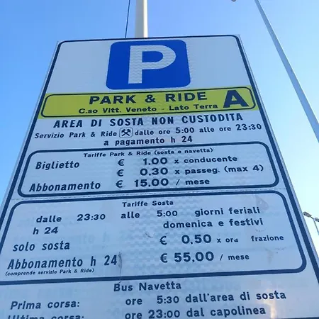 Piazzetta Degli Innamorati * Μπάρι