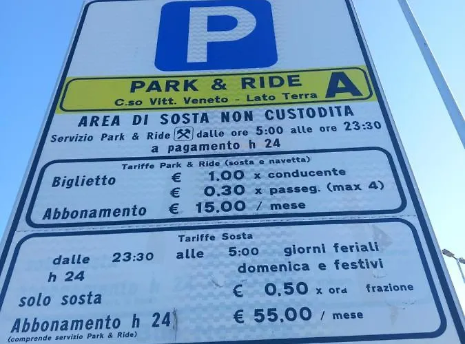 Piazzetta Degli Innamorati * Bari